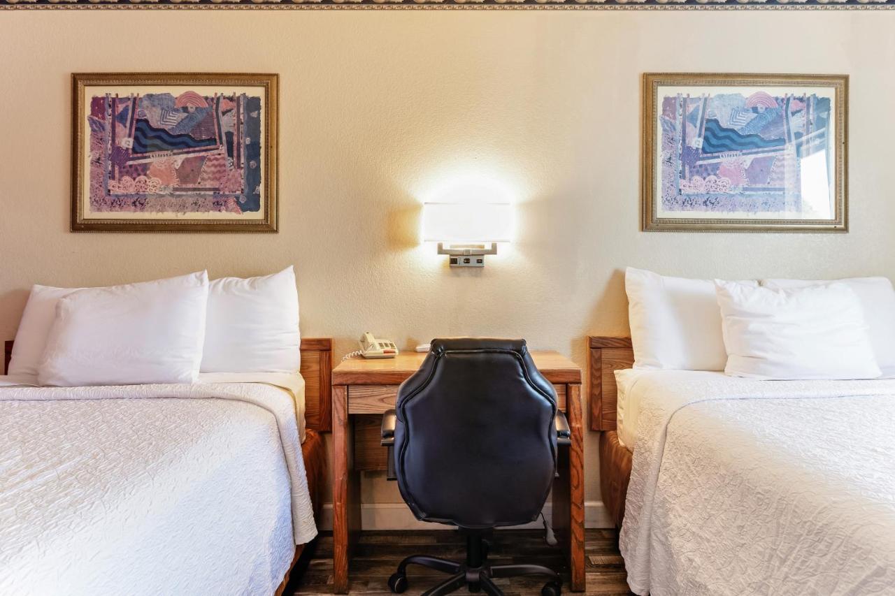 | Knights Inn Madera