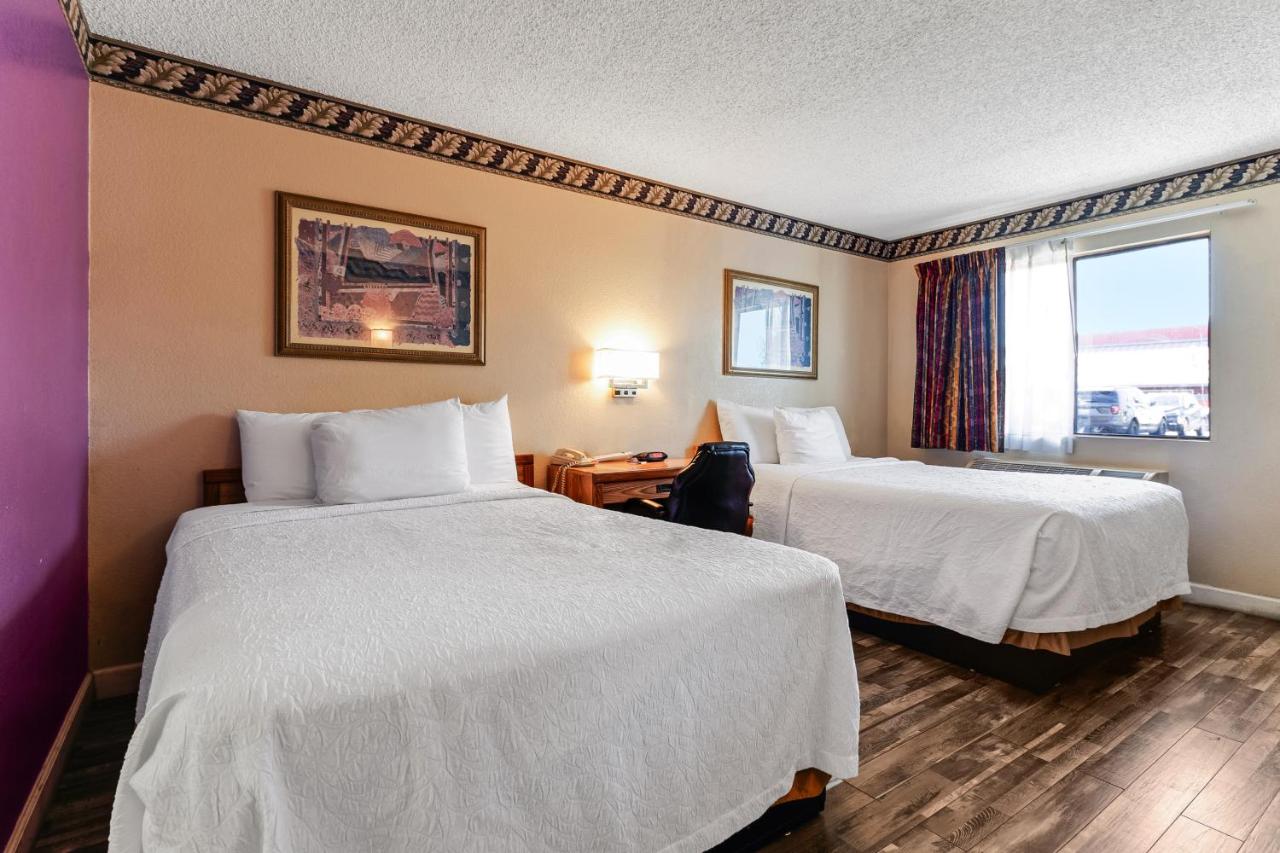 | Knights Inn Madera