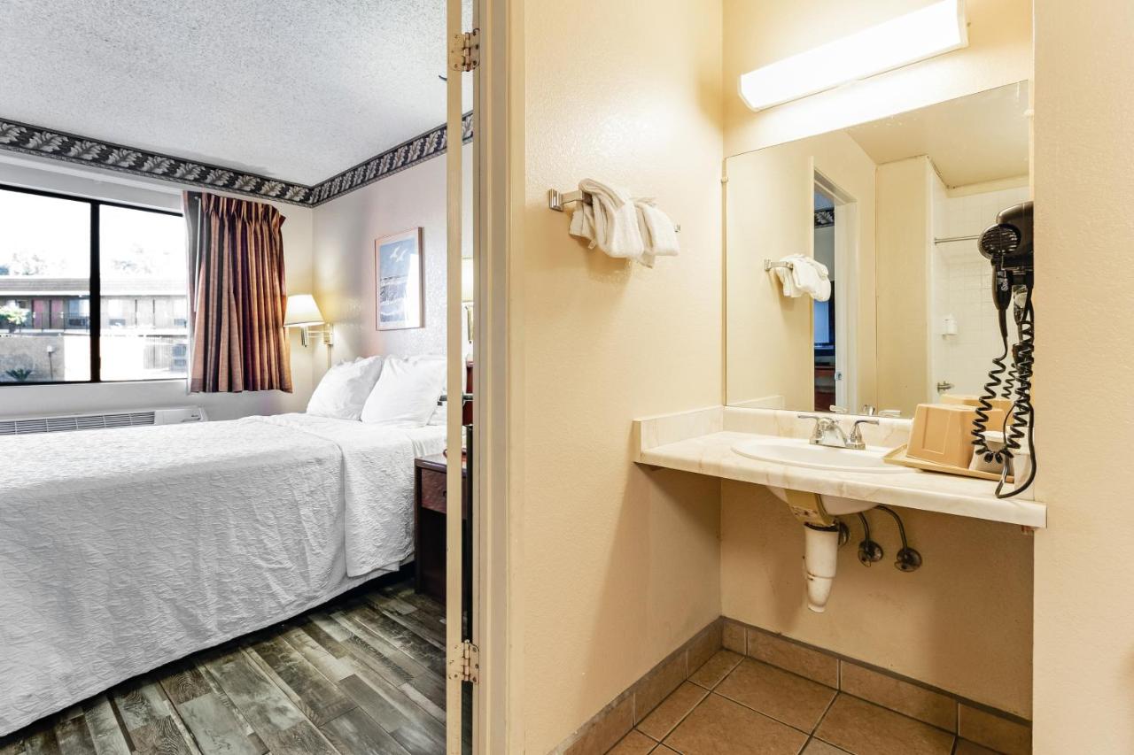| Knights Inn Madera