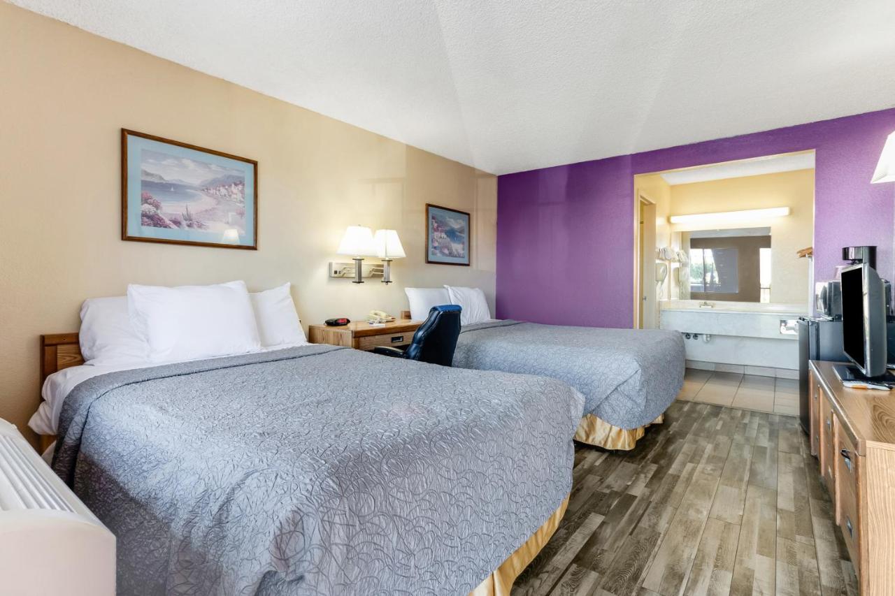 | Knights Inn Madera