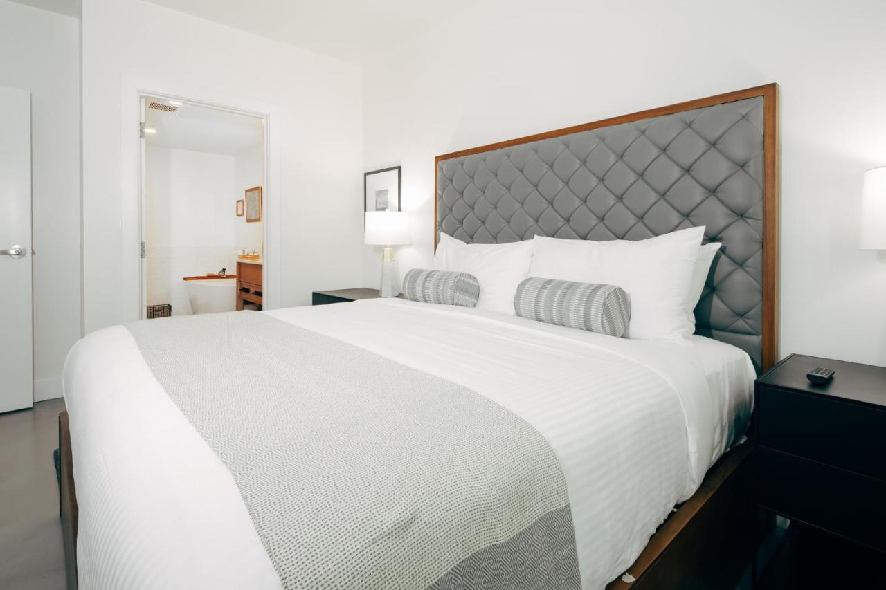 Suite with Balcony at Colton House Hotel