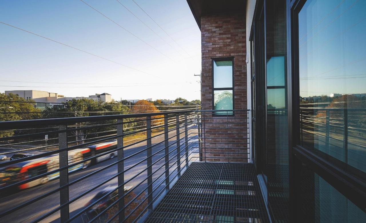 Suite with Balcony at Colton House Hotel