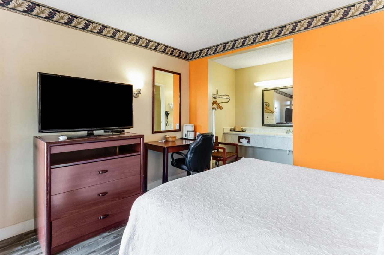 | Knights Inn Madera