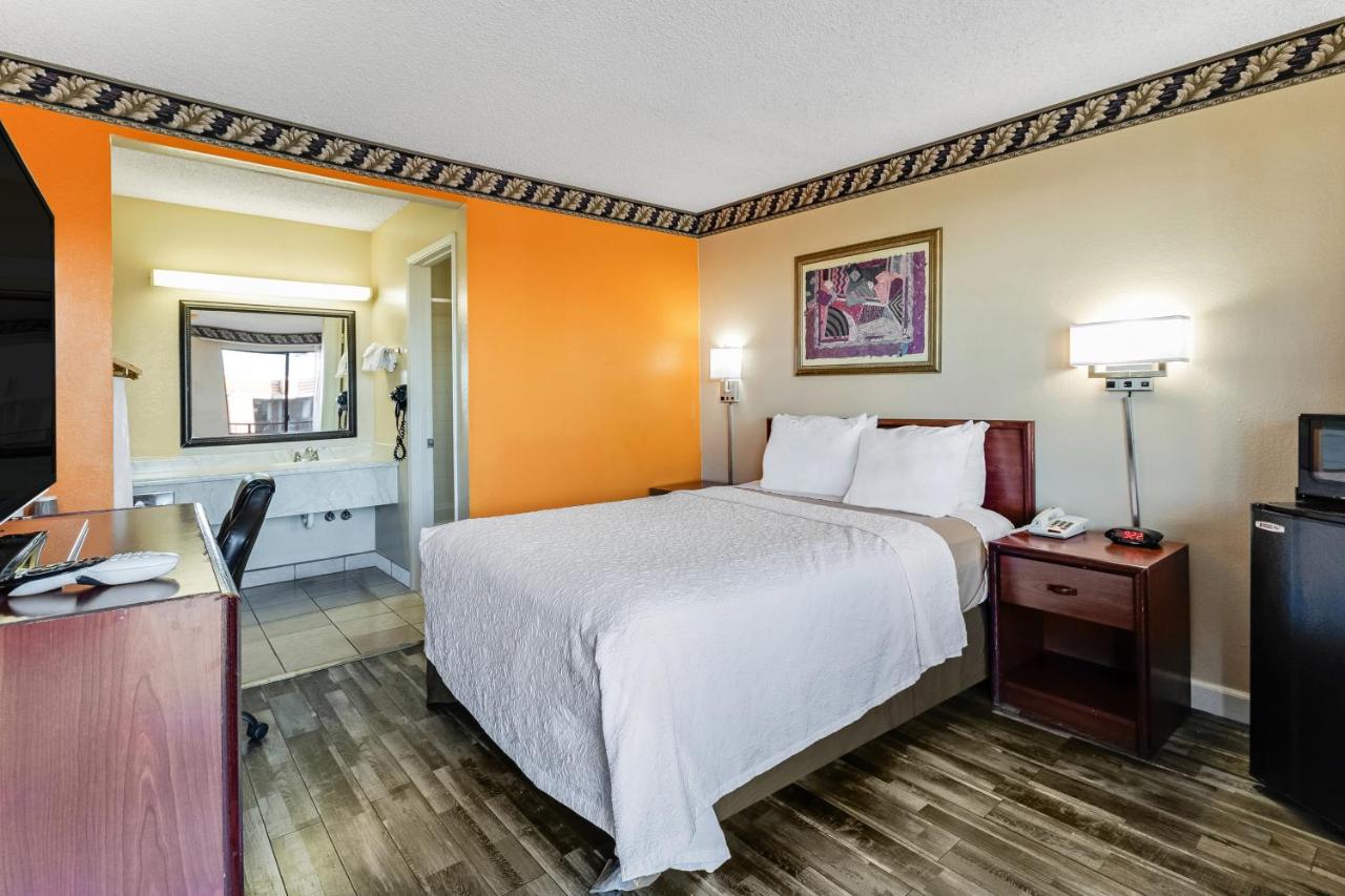 | Knights Inn Madera