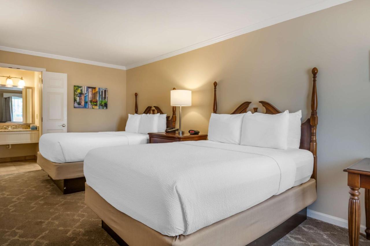 Queen Room with Two Queen Beds and Spa Bath - Non-Smoking at Best Western Plus Santee Inn