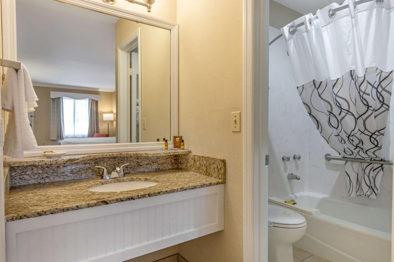 King Room - Non-Smoking at Best Western Plus Santee Inn