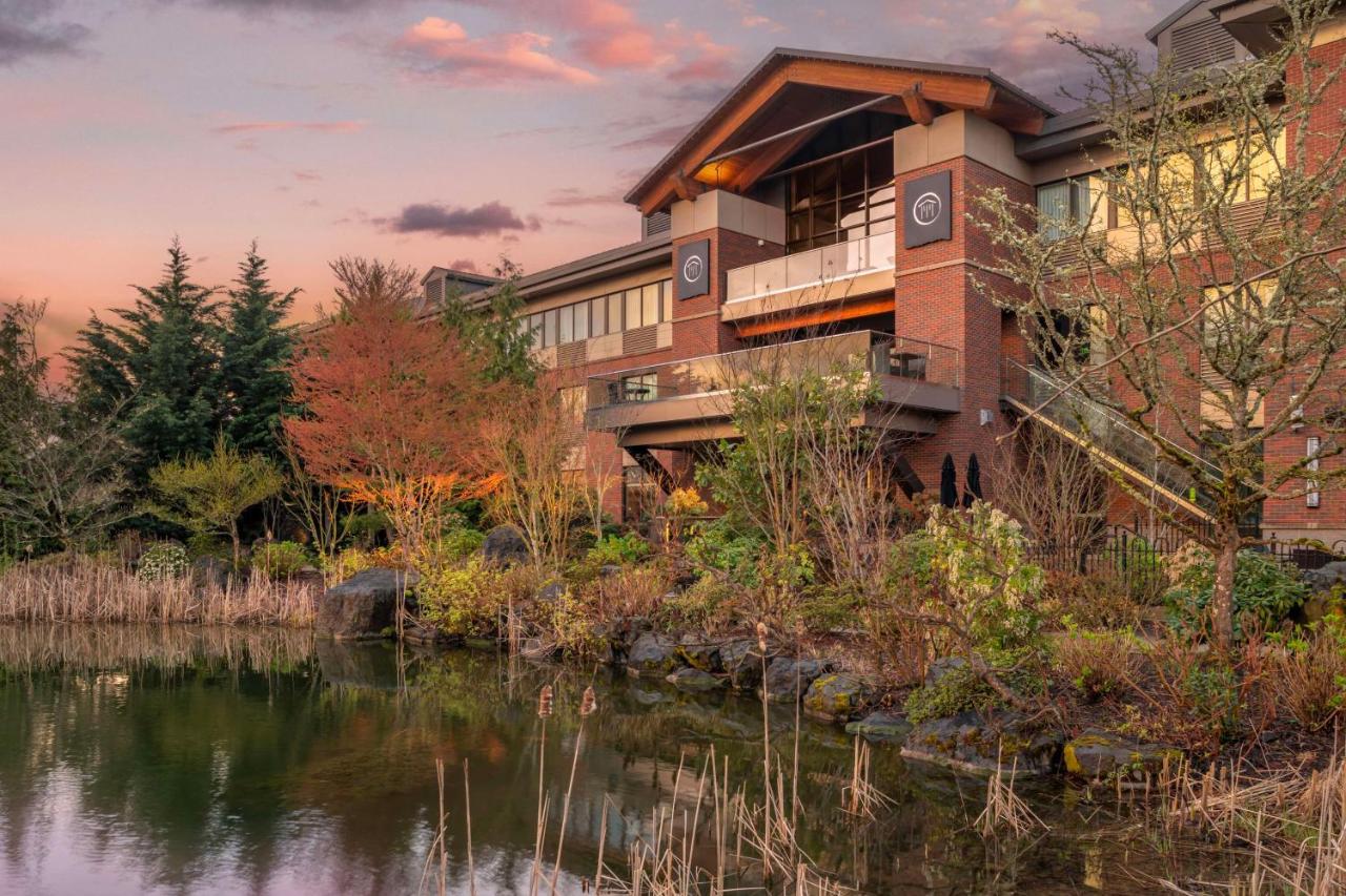 | Best Western Premier Boulder Falls Inn
