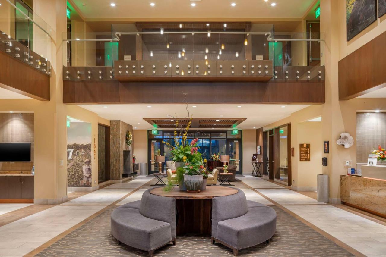 | Best Western Premier Boulder Falls Inn