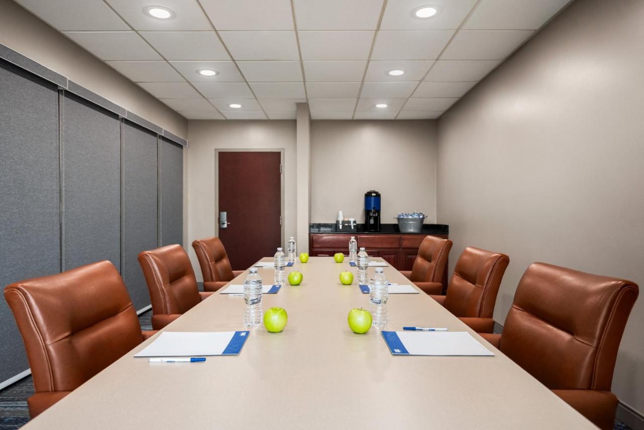 | Holiday Inn Express & Suites Mobile West I-10, an IHG Hotel