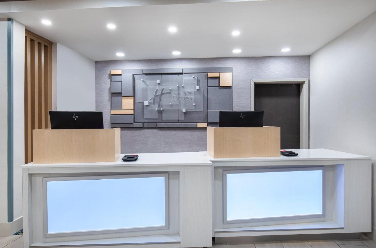  | Holiday Inn Express Hotel & Suites Birmingham - Inverness 280, an IHG Hotel