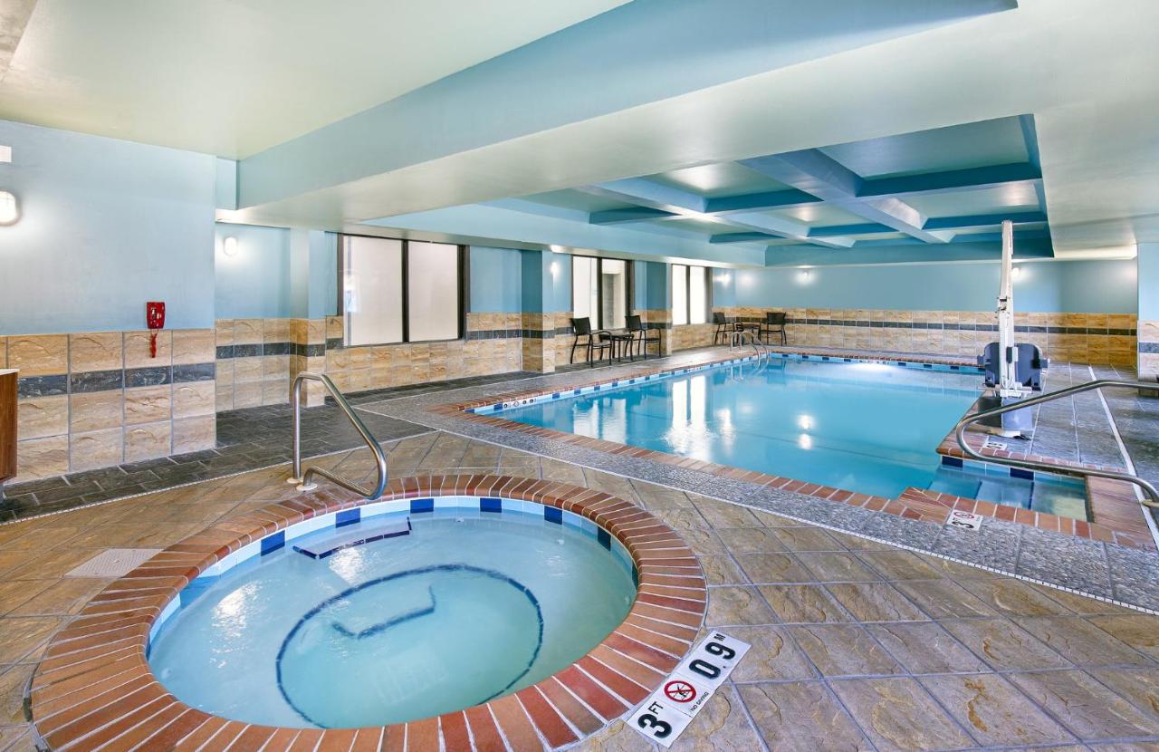  | Holiday Inn Express Hotel & Suites Birmingham - Inverness 280, an IHG Hotel