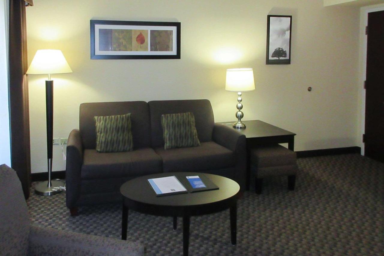 | Comfort Inn and Suites Pittsburgh