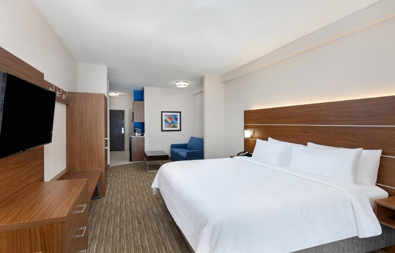 | Holiday Inn Express Hotel & Suites Birmingham - Inverness 280, an IHG Hotel