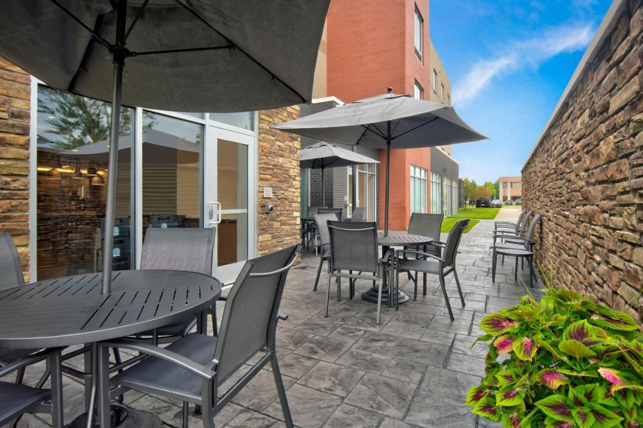 | Fairfield by Marriott Inn & Suites Rochester Hills