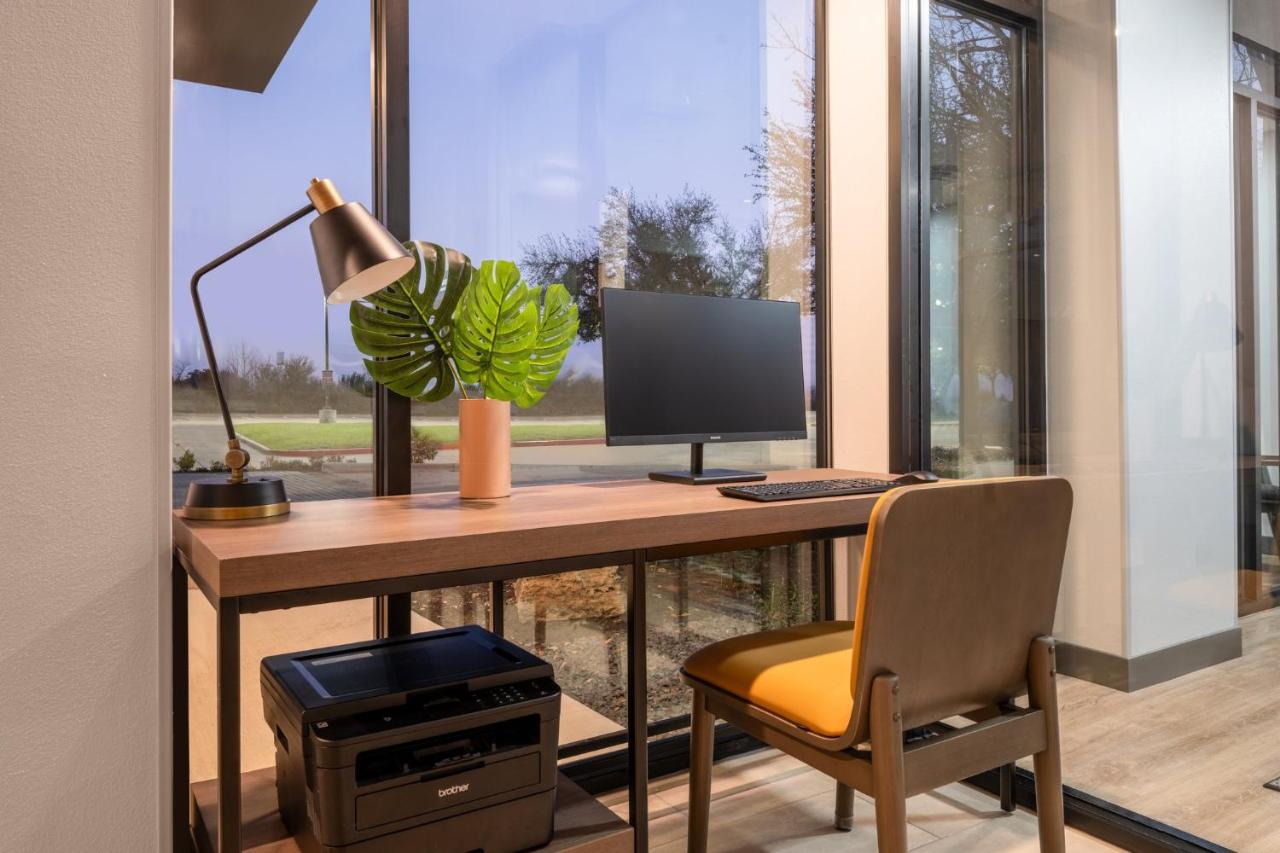  | Atwell Suites Austin Airport, an IHG Hotel