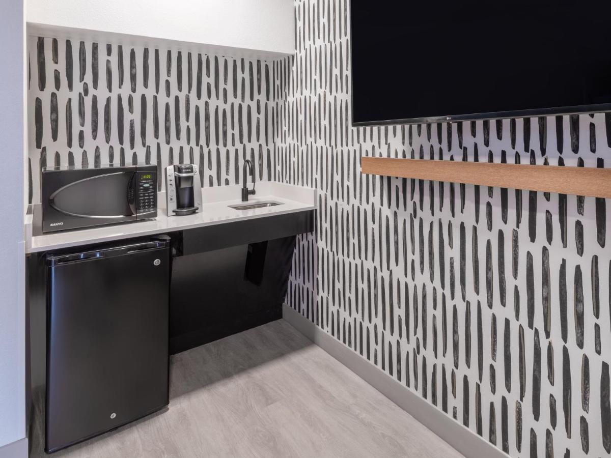 King Suite - Disability Access at Atwell Suites Austin Airport by IHG