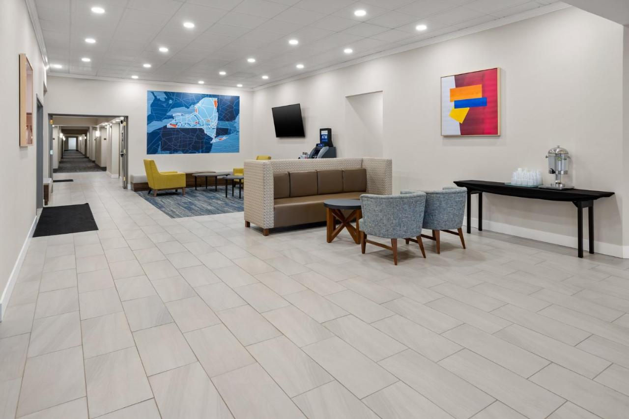 | Holiday Inn Express Stony Brook, an IHG Hotel