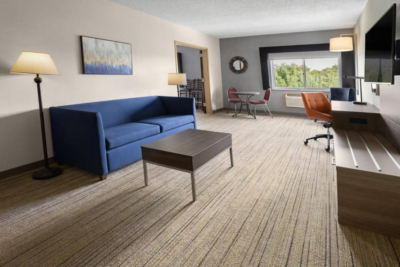 | Holiday Inn Express Stony Brook, an IHG Hotel