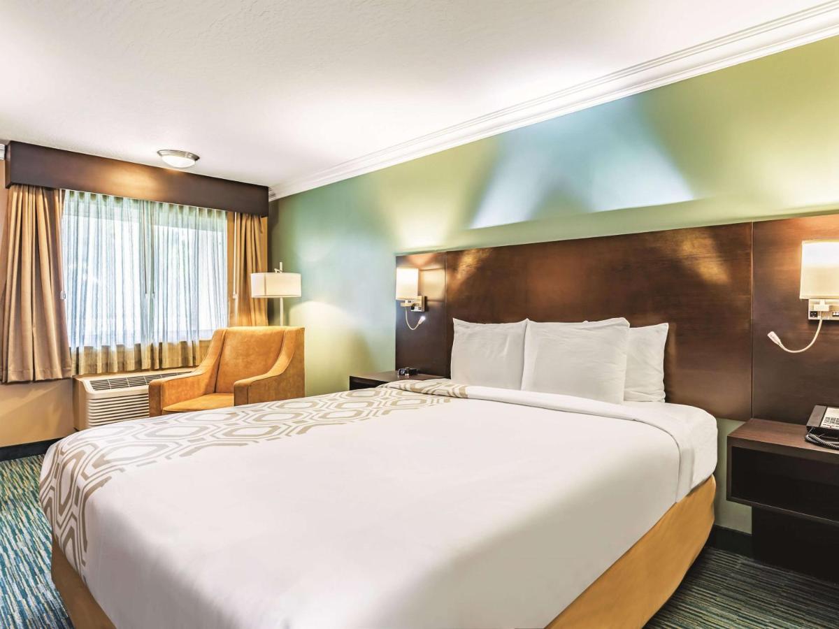 King Room Non-Smoking at La Quinta Inn & Suites by Wyndham San Francisco Airport West