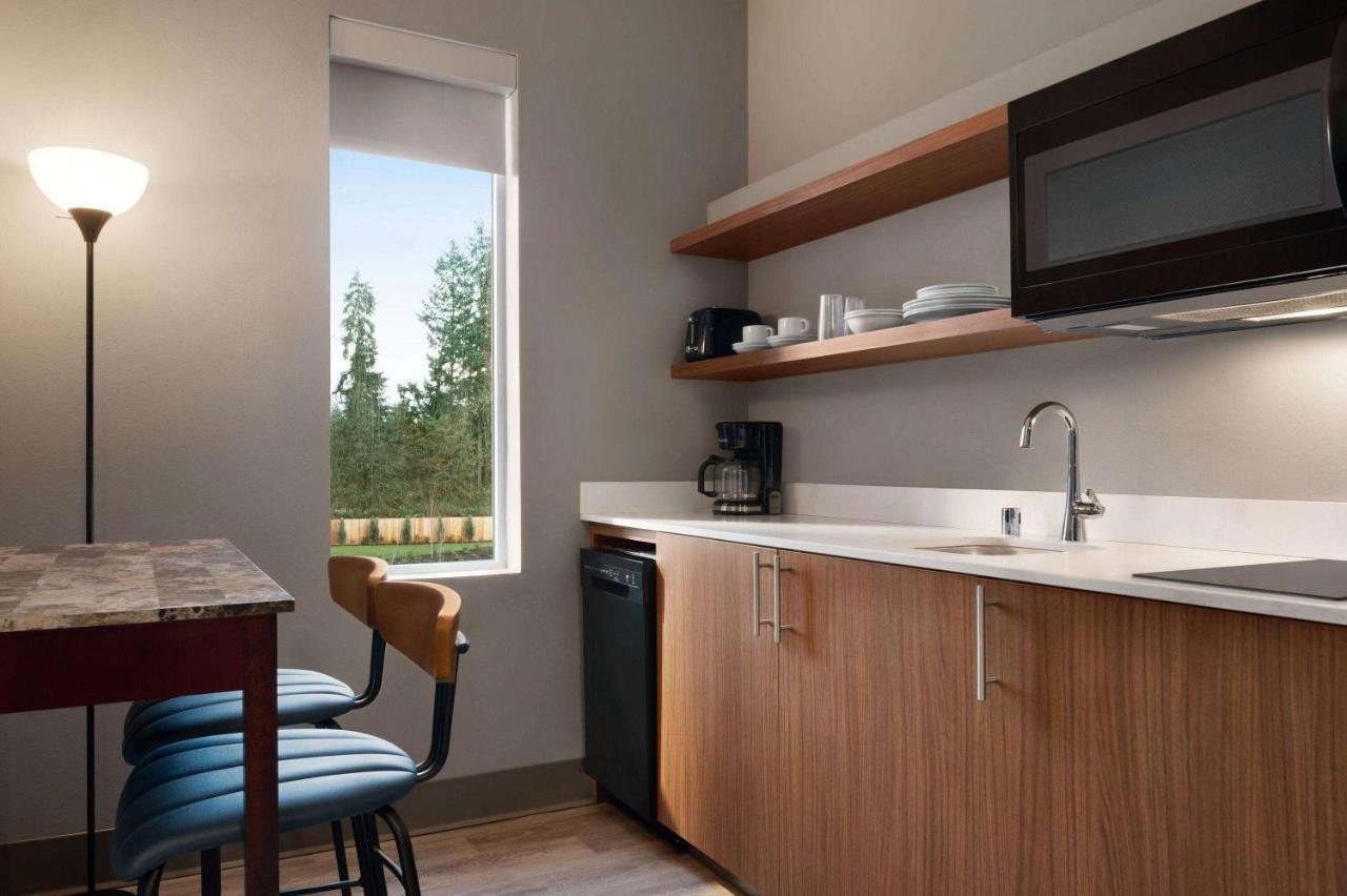 One-Bedroom King Suite with Kitchenette - Non-Smoking at La Quinta Inn & Suites by Wyndham Marysville