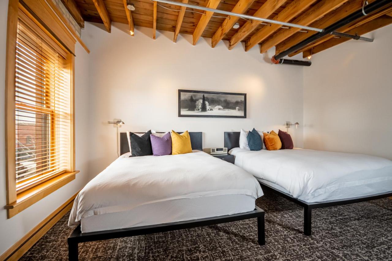 Queen Suite with Two Queen Beds at Hotel Donaldson