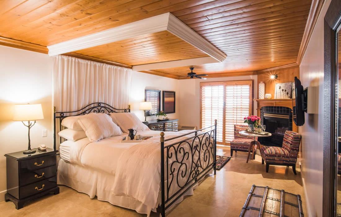 | Inn On SummerHill