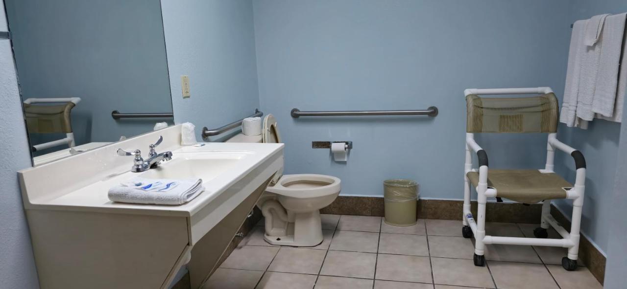 | Texas Inn and Suites Edinburg