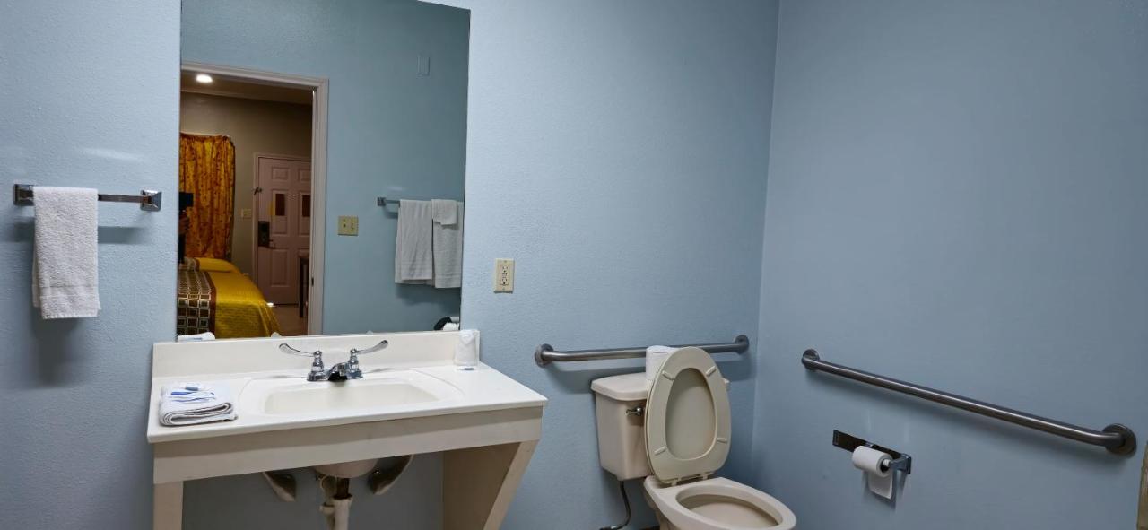 | Texas Inn and Suites Edinburg