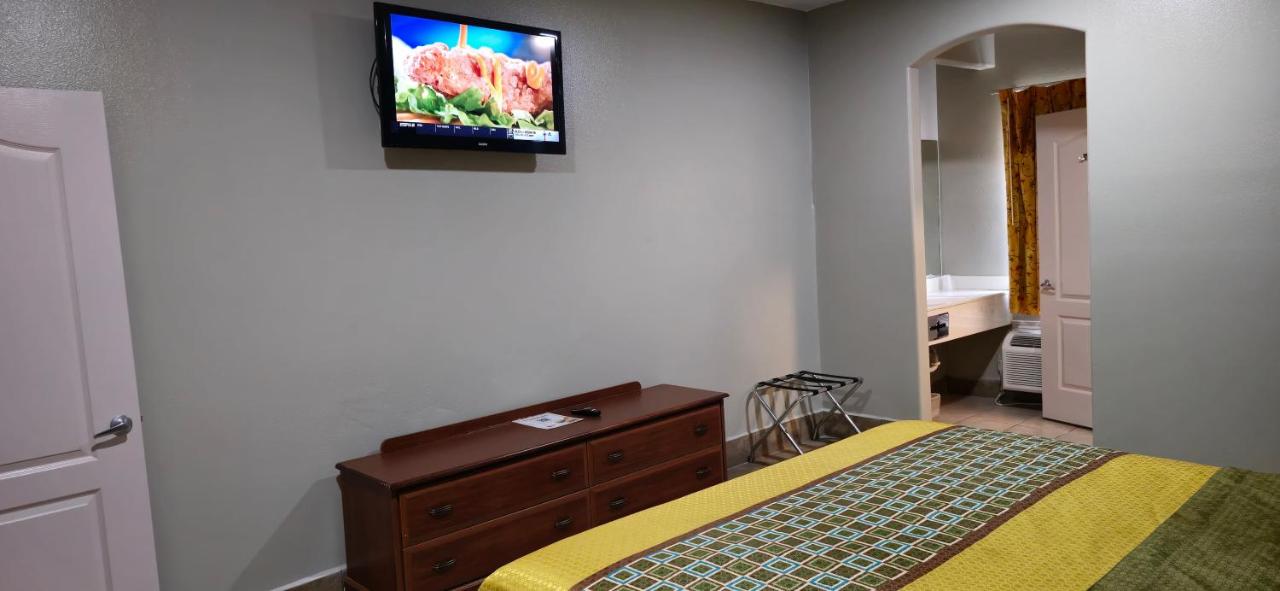 | Texas Inn and Suites Edinburg