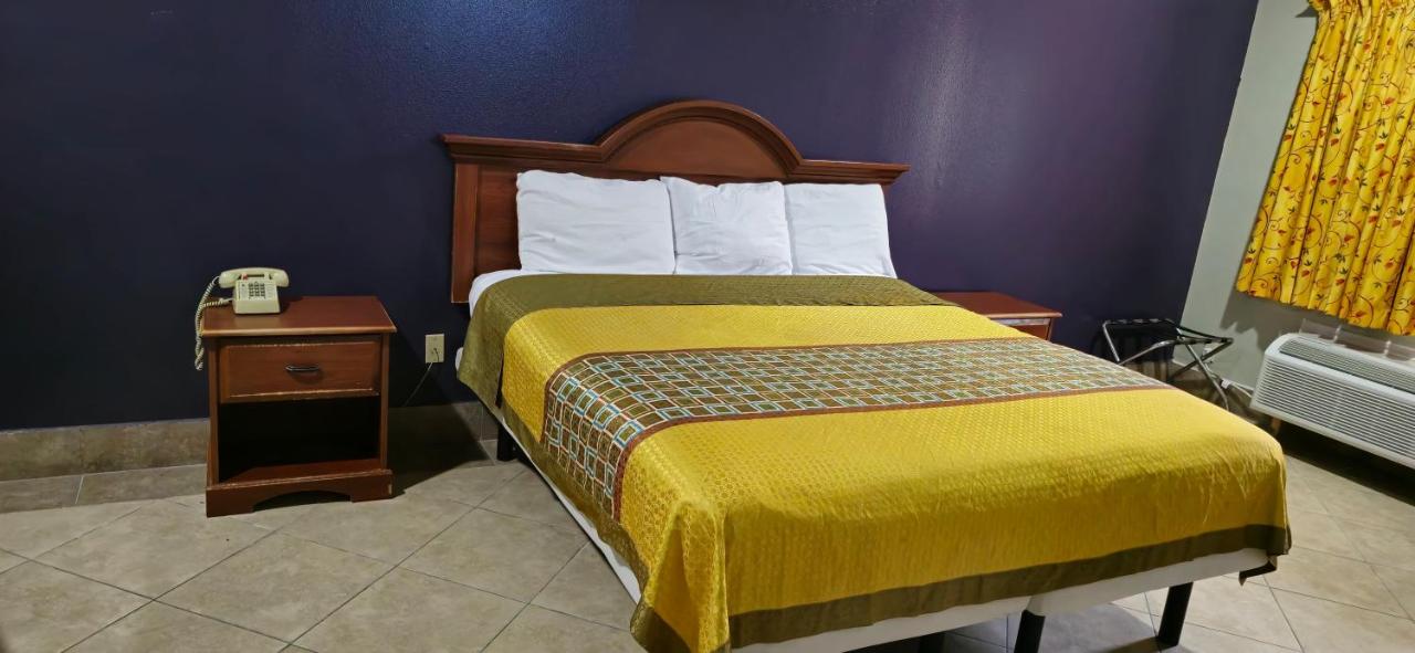 | Texas Inn and Suites Edinburg