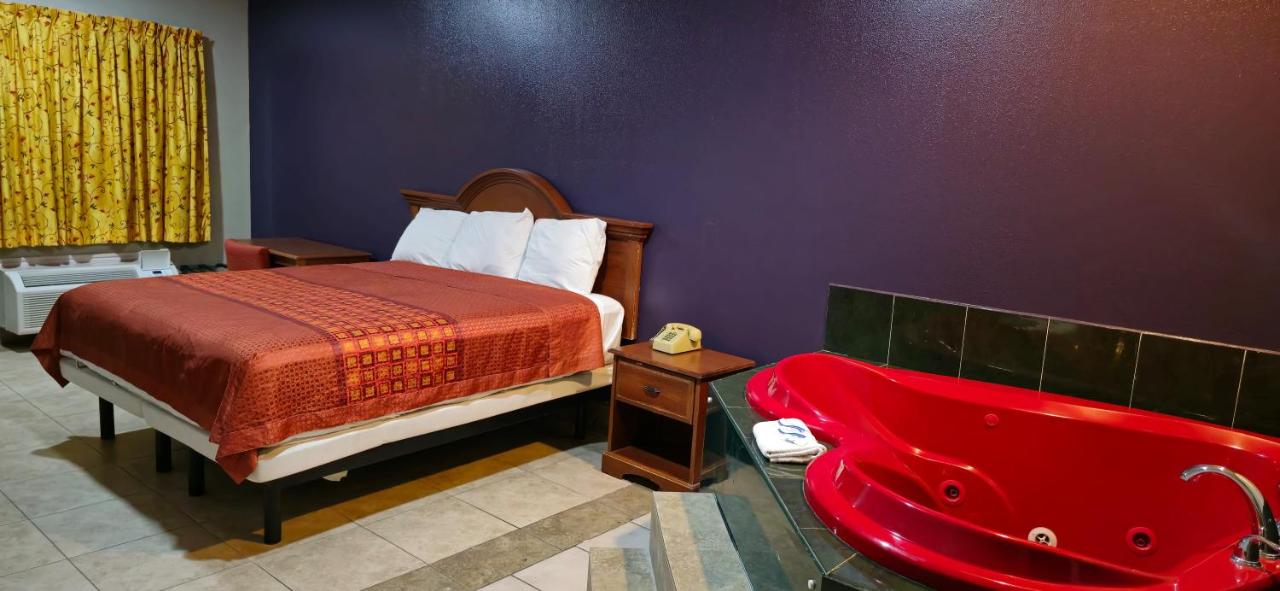 | Texas Inn and Suites Edinburg