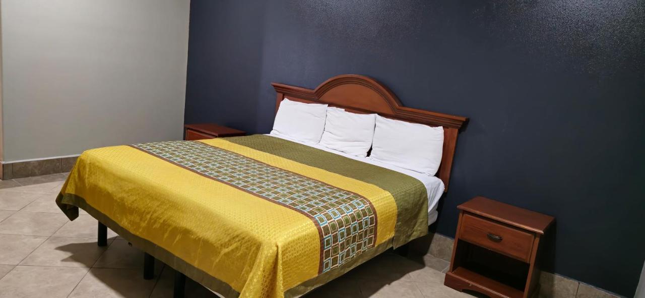 | Texas Inn and Suites Edinburg