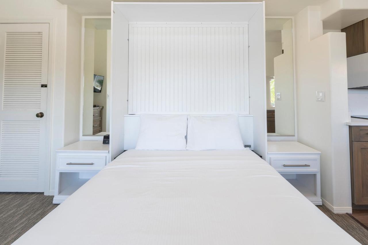 | Wave Crest Resort