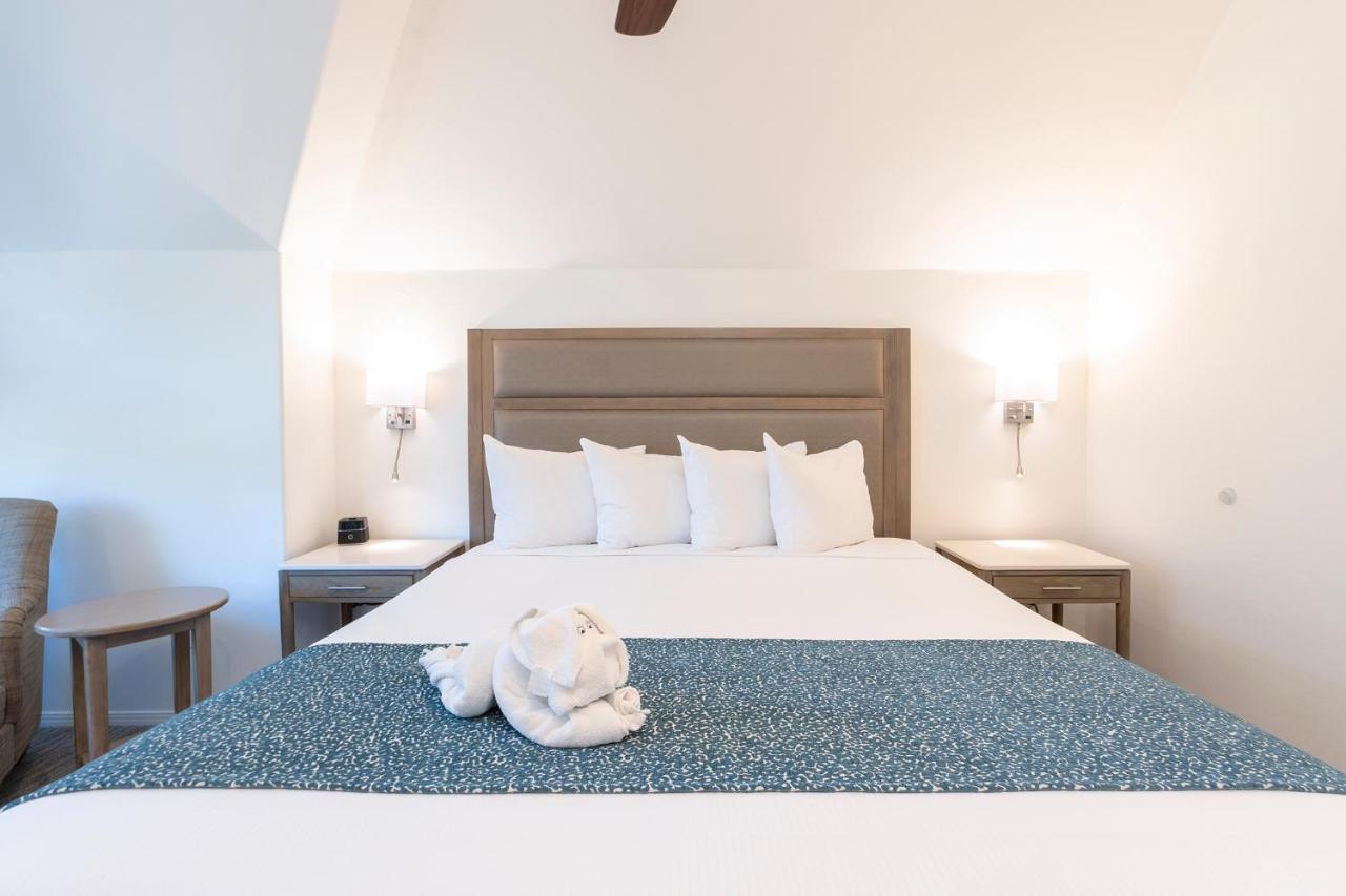 | Wave Crest Resort