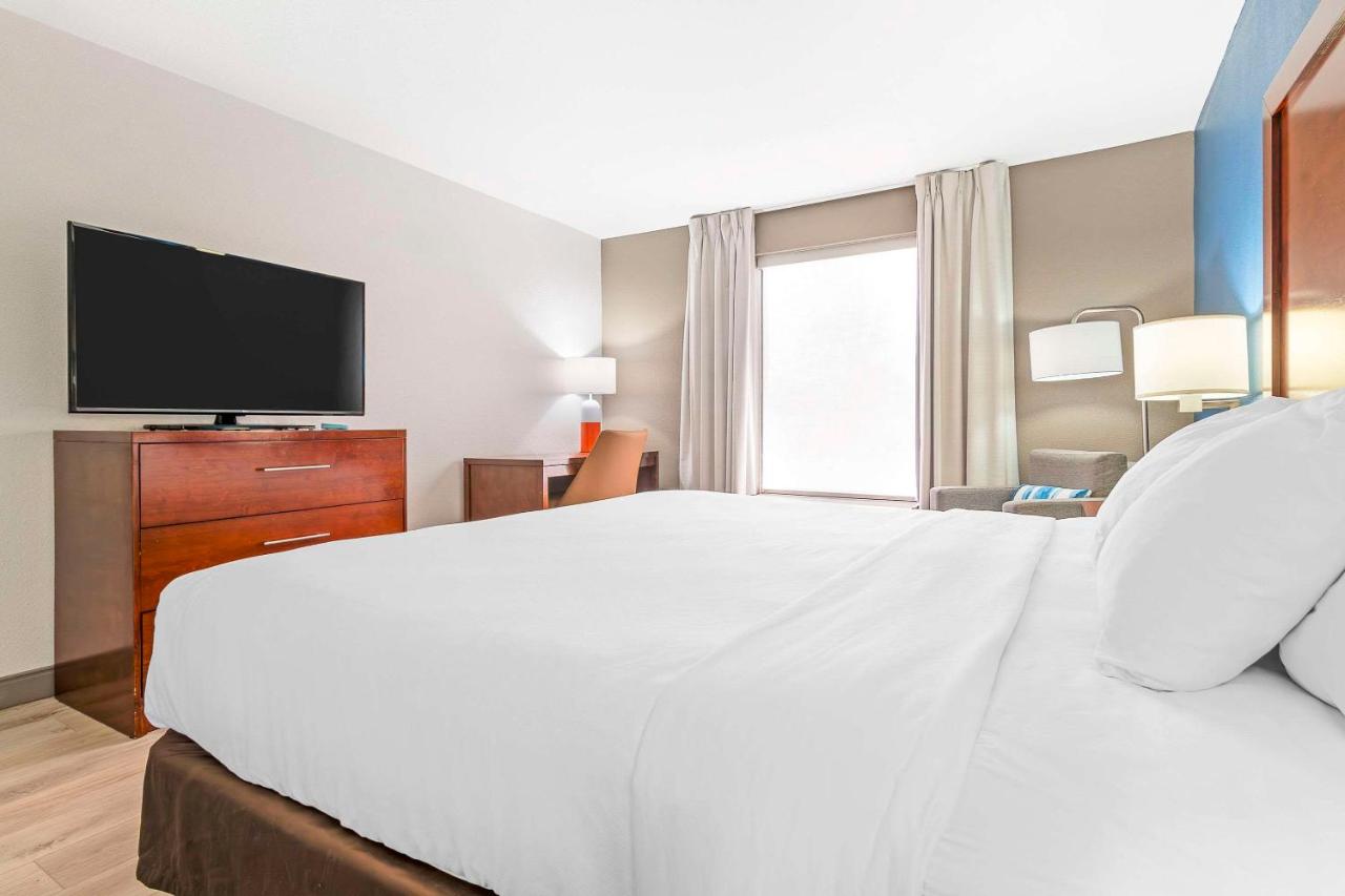 | Comfort Inn Near Six Flags St. Louis
