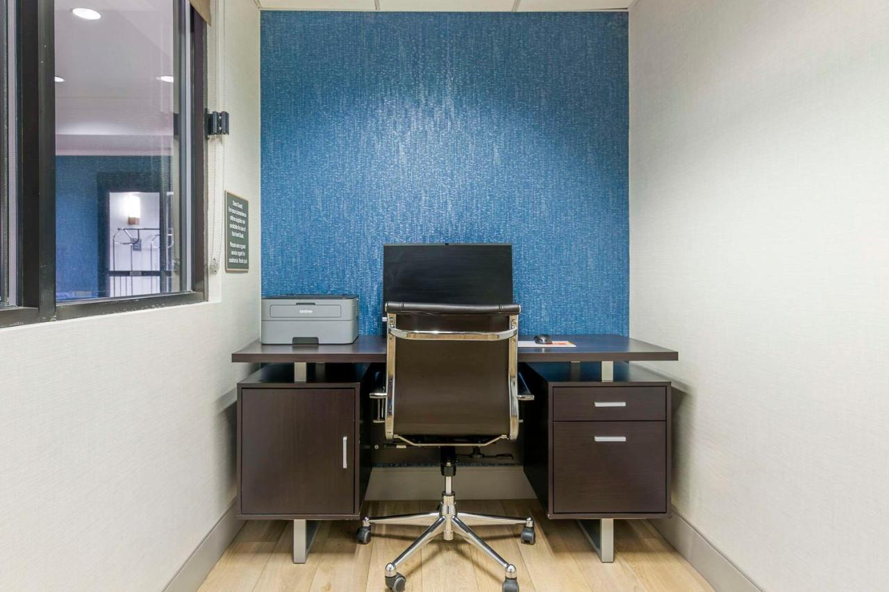 | Comfort Inn Near Six Flags St. Louis