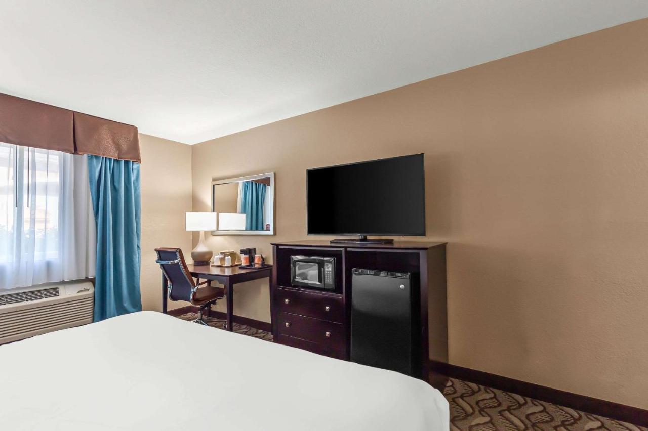 King Room - Non-Smoking at Comfort Inn & Suites Springfield I-55