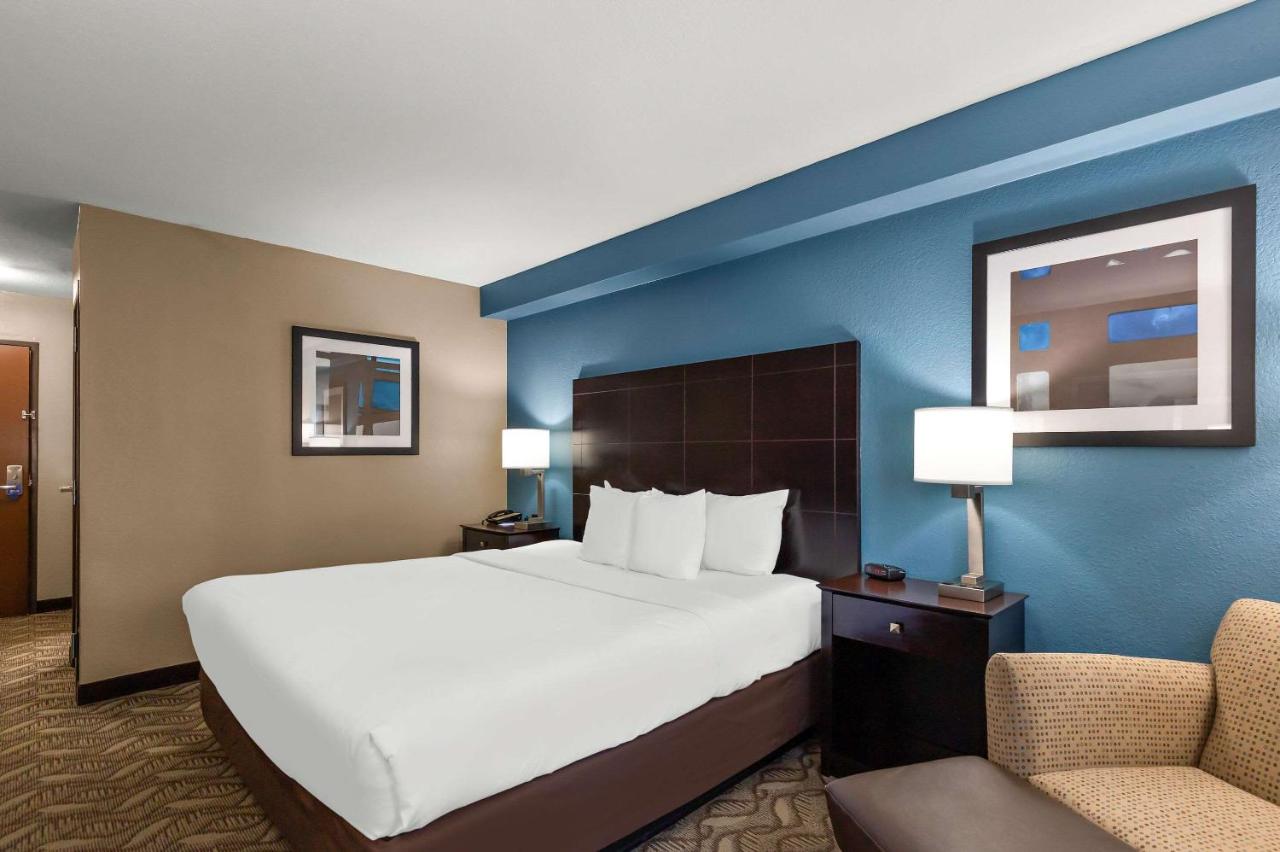 King Room - Non-Smoking at Comfort Inn & Suites Springfield I-55