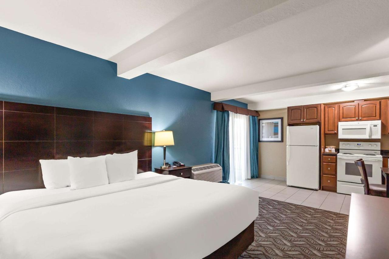 King Suite with Sofabed- Non Smoking at Comfort Inn & Suites Springfield I-55