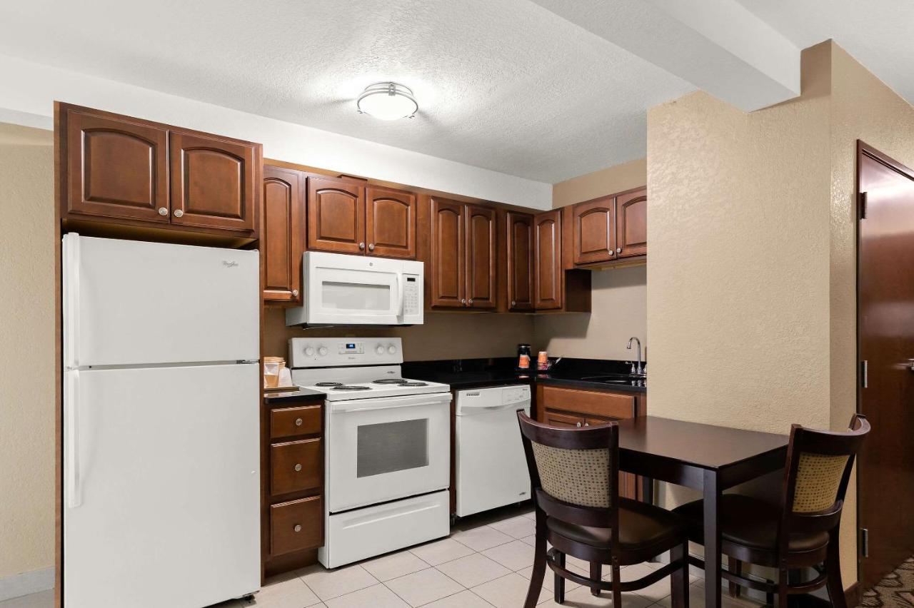 King Suite with Sofabed- Non Smoking at Comfort Inn & Suites Springfield I-55