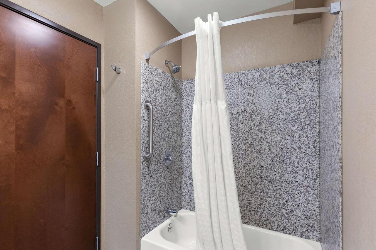 King Suite with Sofabed- Non Smoking at Comfort Inn & Suites Springfield I-55