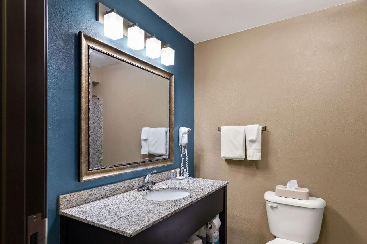 King Suite with Sofabed- Non Smoking at Comfort Inn & Suites Springfield I-55