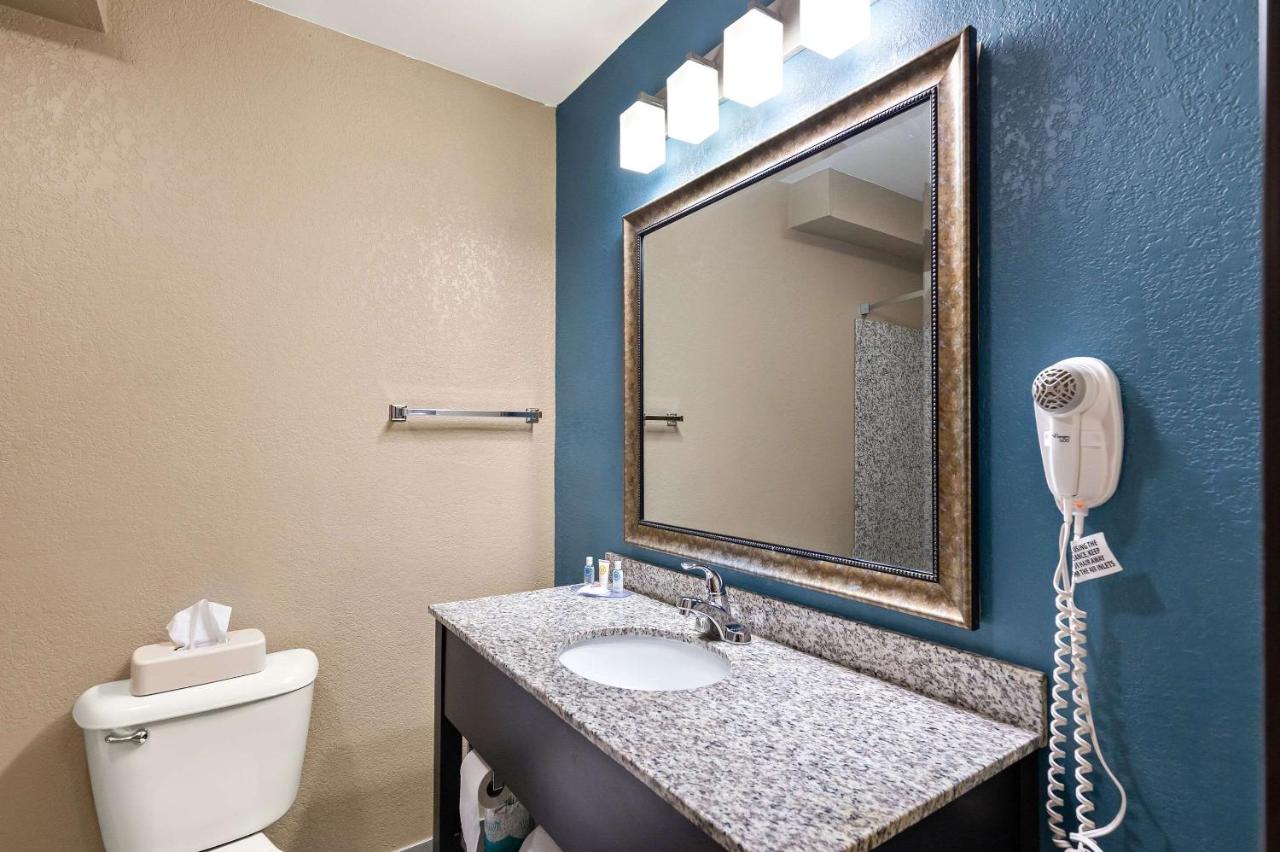 King Suite with Sofabed- Non Smoking at Comfort Inn & Suites Springfield I-55