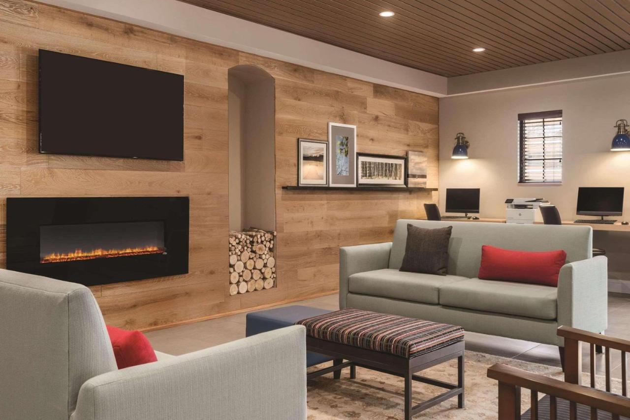  | Country Inn & Suites by Radisson, Chicago-Hoffman