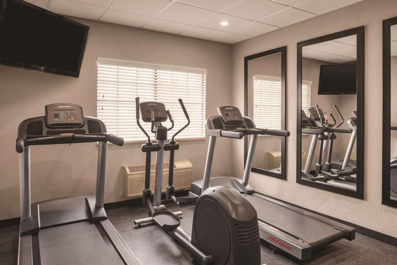  | Country Inn & Suites by Radisson, Chicago-Hoffman