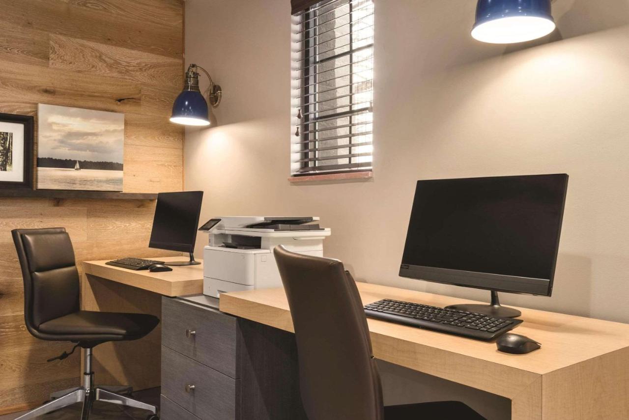  | Country Inn & Suites by Radisson, Chicago-Hoffman