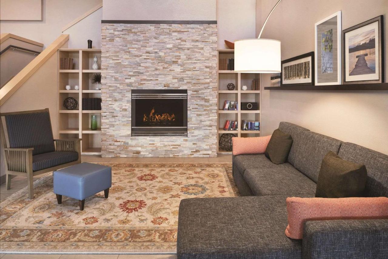 | Country Inn & Suites by Radisson, Germantown, WI
