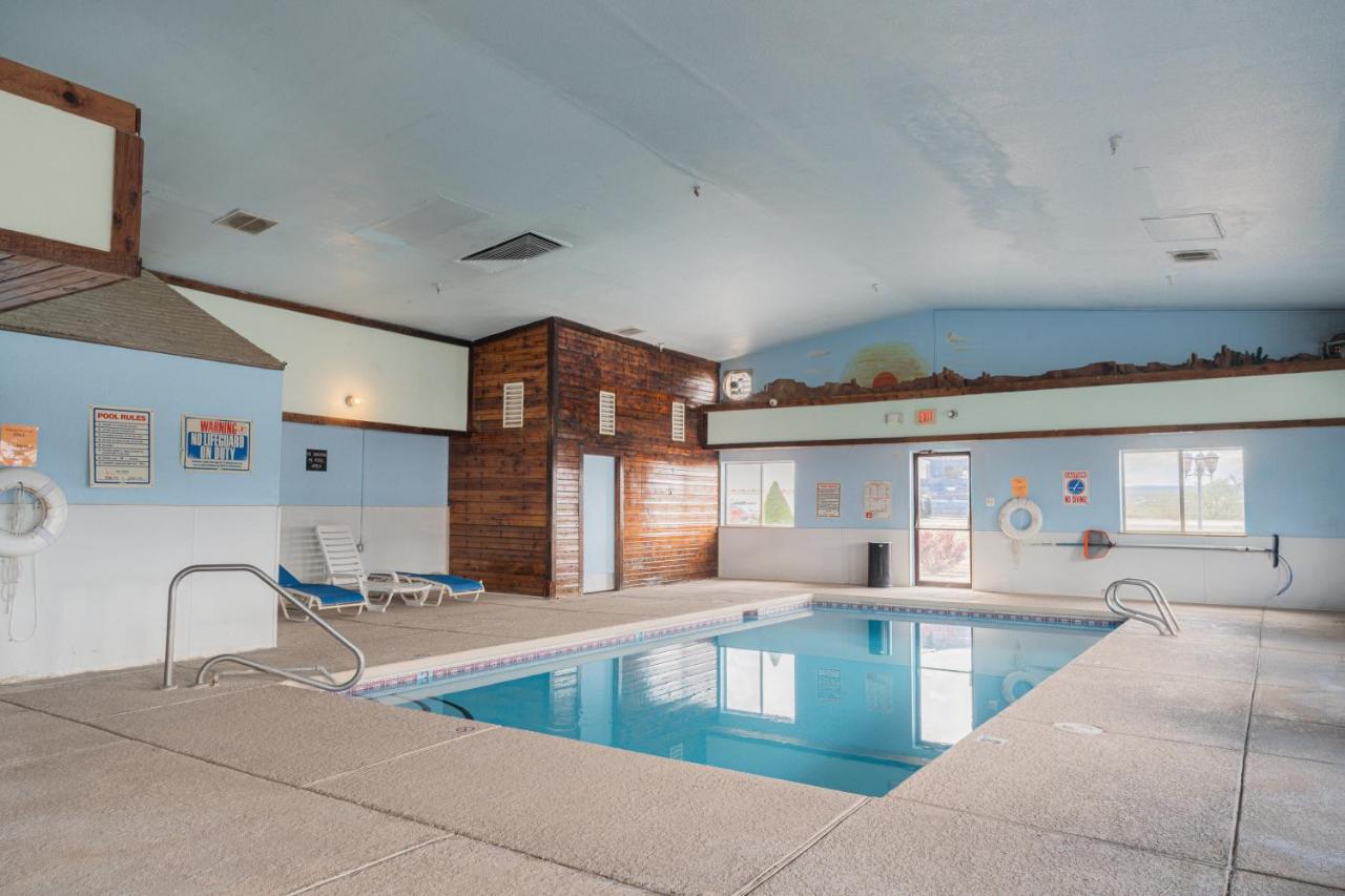 | Super 8 by Wyndham Grants