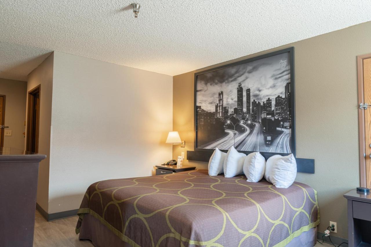 | Super 8 by Wyndham Grants