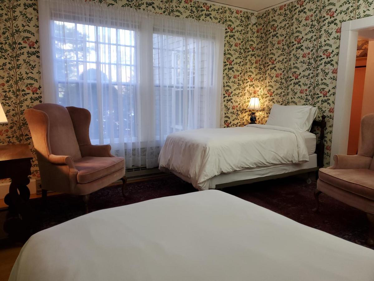 | Harbourside Inn